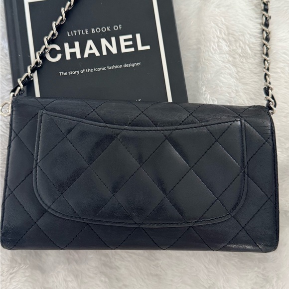 Authentic CHANEL Matelasse wallet on chain crossbody bag - Picture 8 of 15